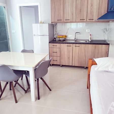 Twins Apartment Пермети Экстерьер фото