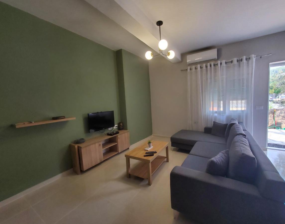 Twins Apartment Пермети Экстерьер фото