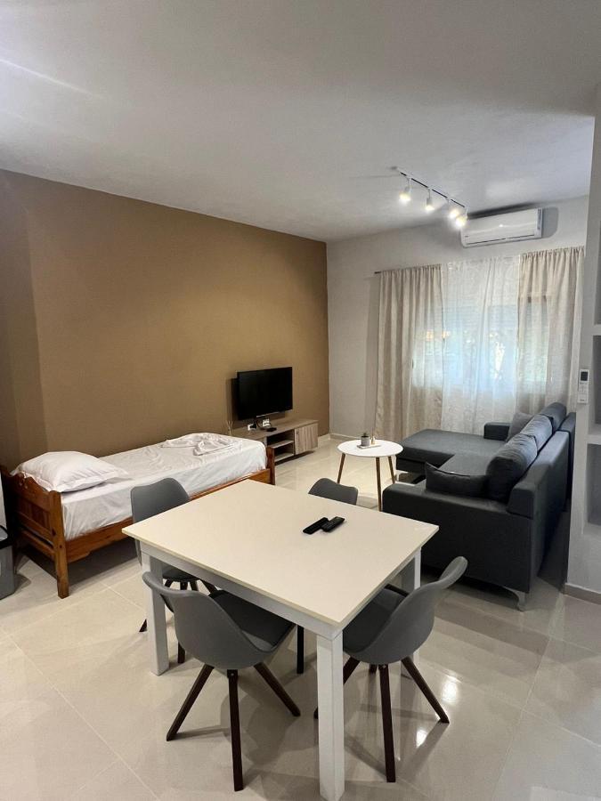 Twins Apartment Пермети Экстерьер фото