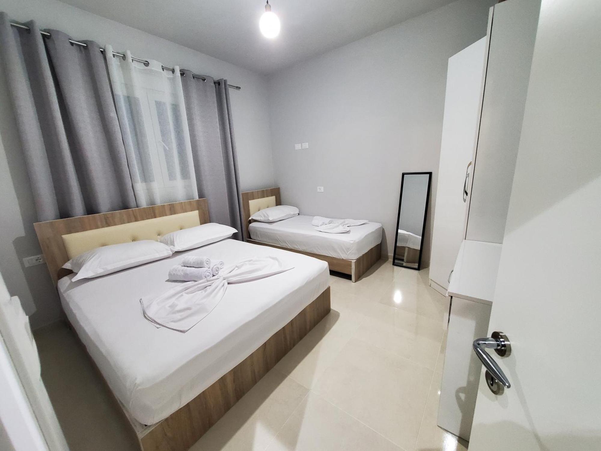 Twins Apartment Пермети Экстерьер фото