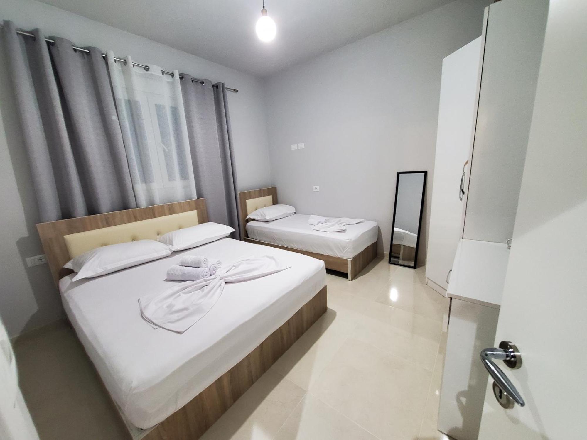 Twins Apartment Пермети Экстерьер фото