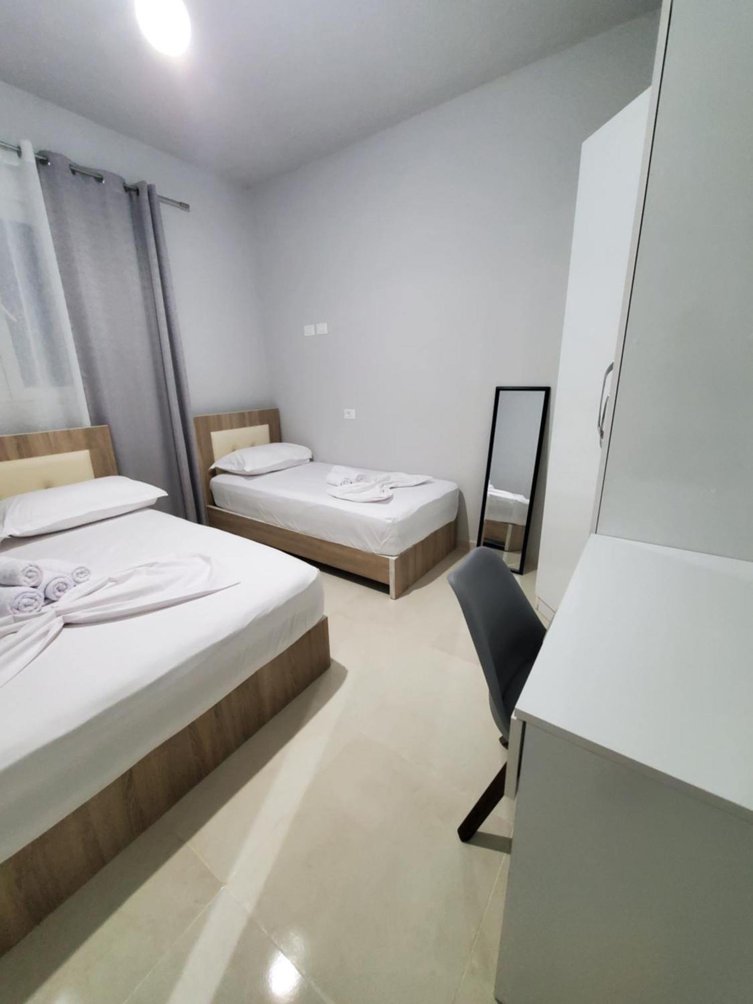 Twins Apartment Пермети Экстерьер фото