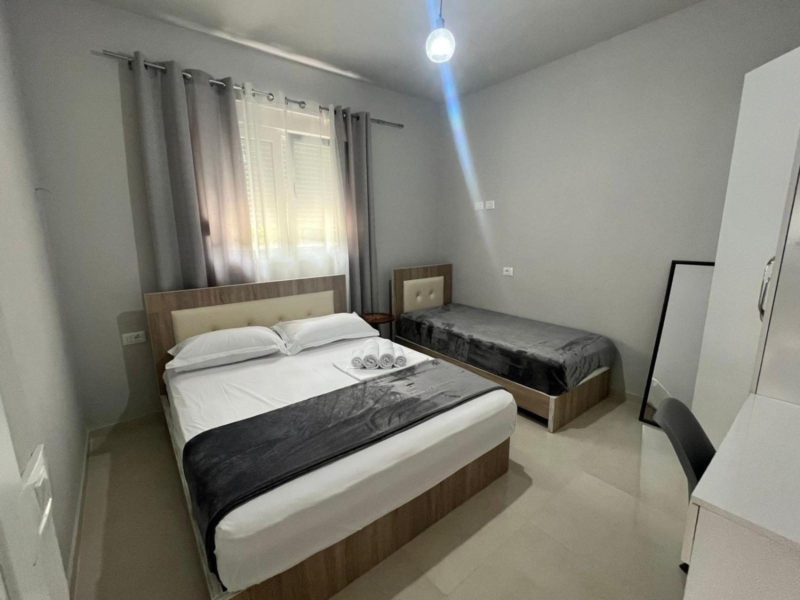 Twins Apartment Пермети Экстерьер фото