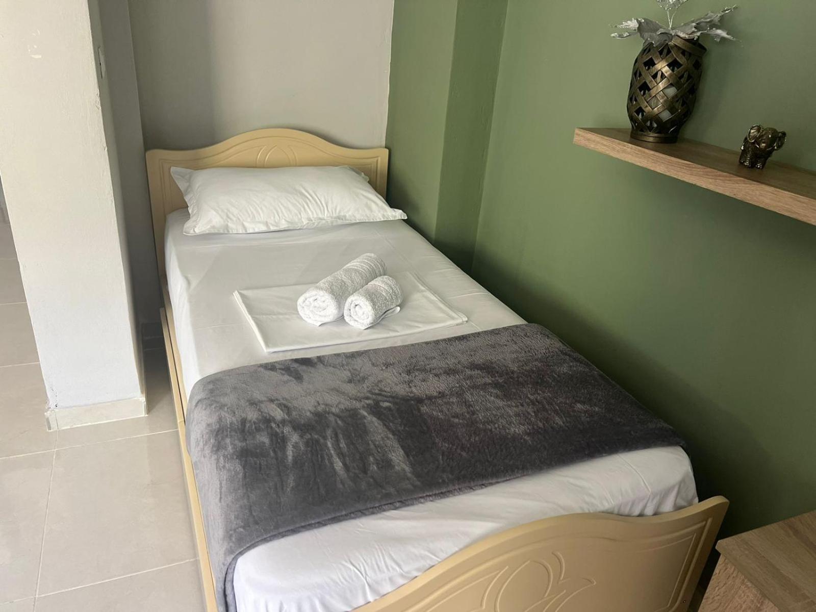Twins Apartment Пермети Экстерьер фото