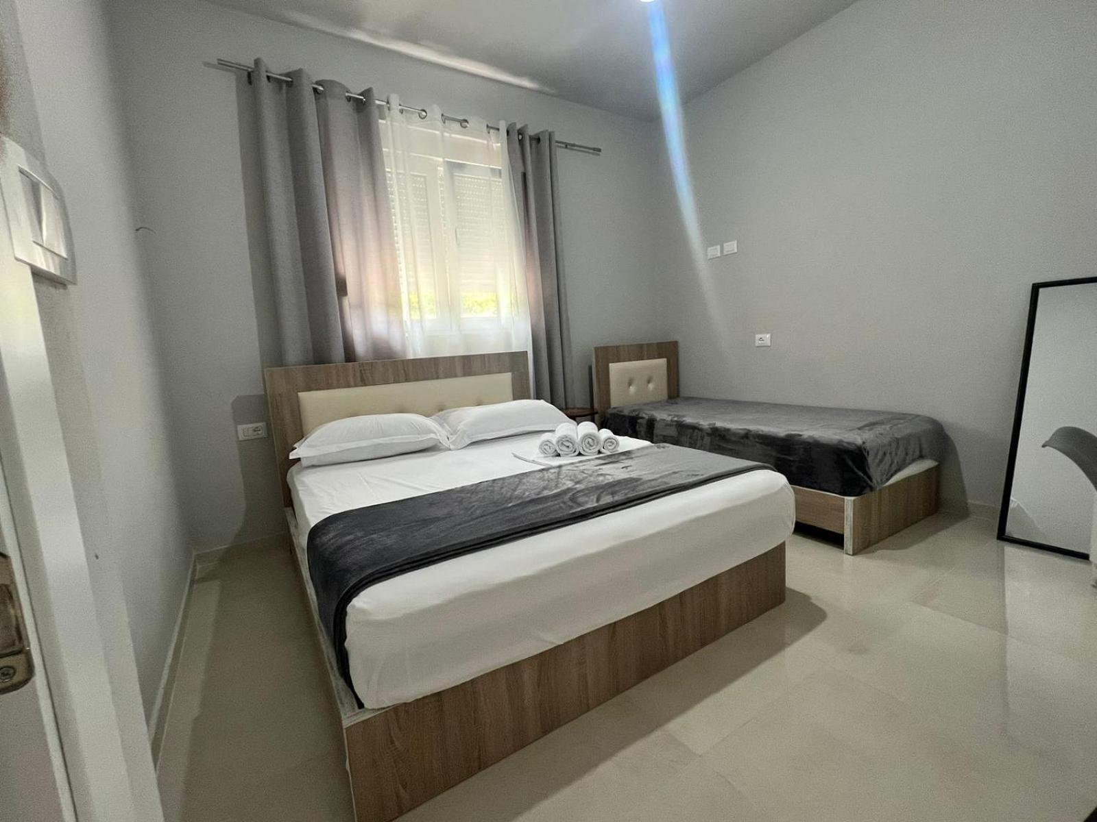 Twins Apartment Пермети Экстерьер фото