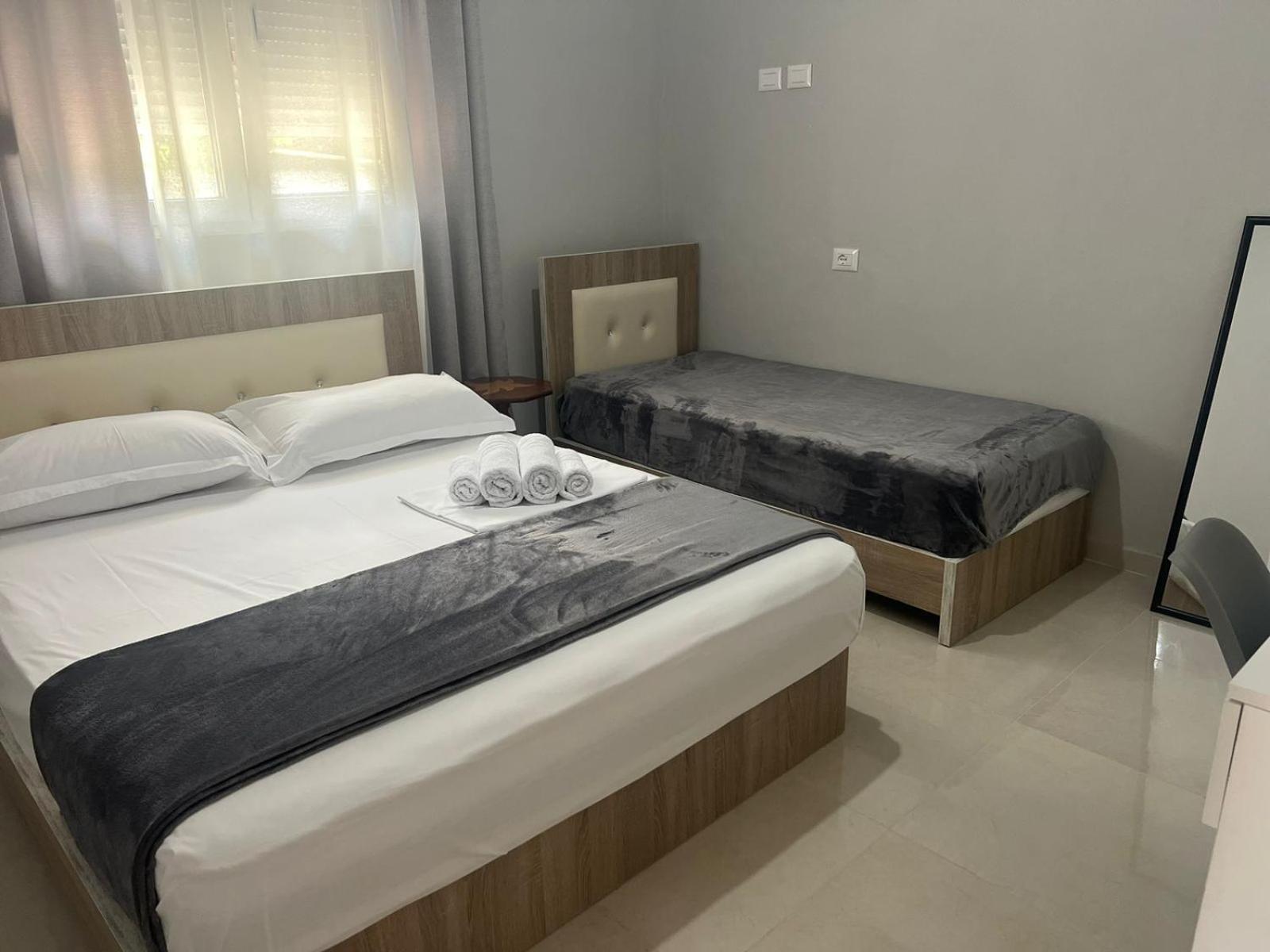 Twins Apartment Пермети Экстерьер фото