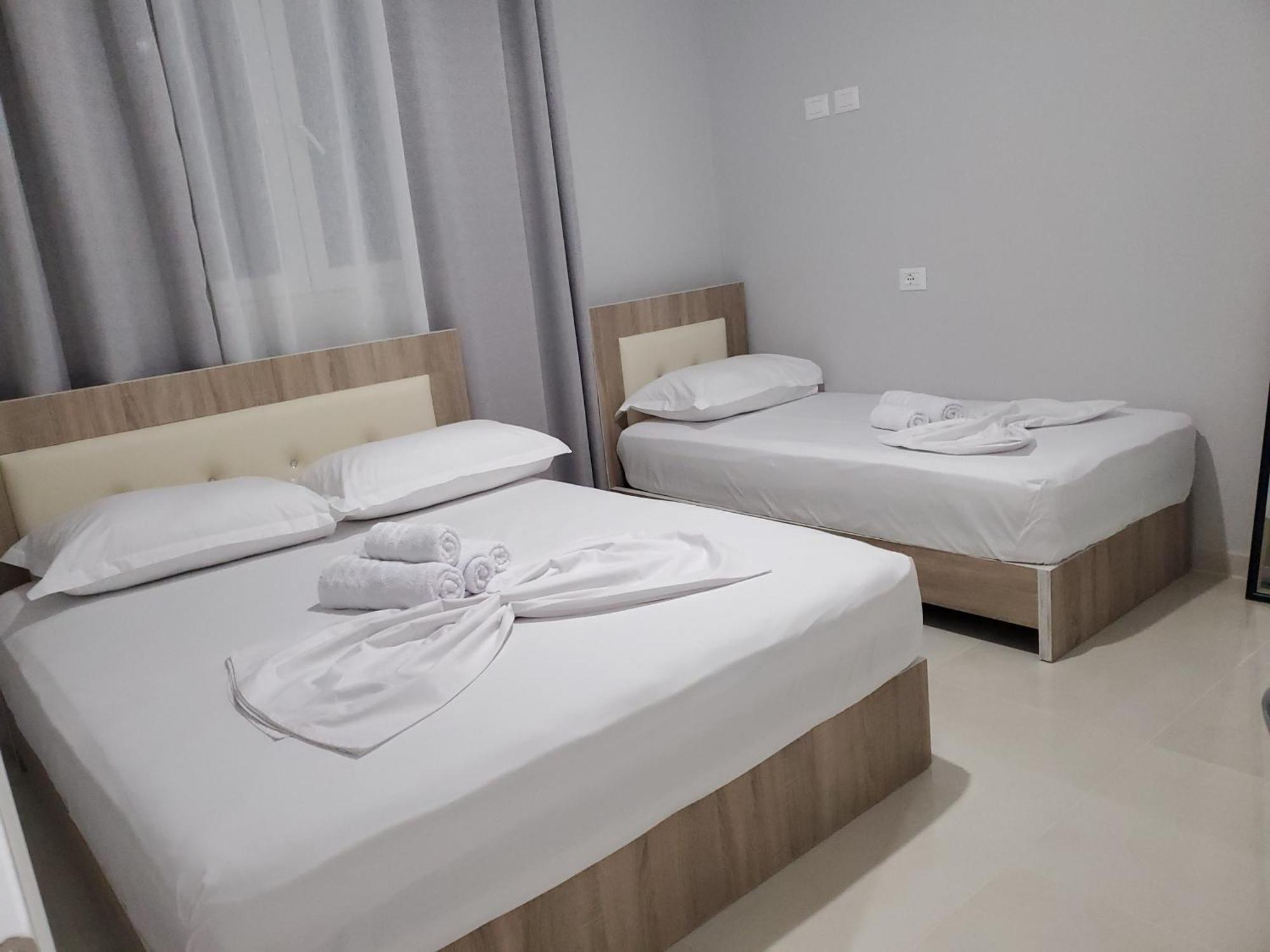 Twins Apartment Пермети Номер фото