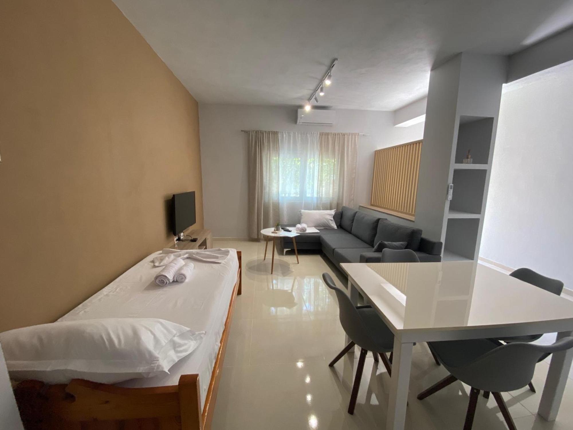 Twins Apartment Пермети Номер фото